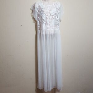 Vince Camuto Chemise Size Small